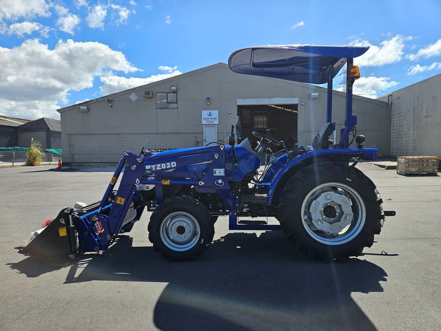 2025 LOVOL E Series 25HP Rops (with Canopy) Compact Tractor