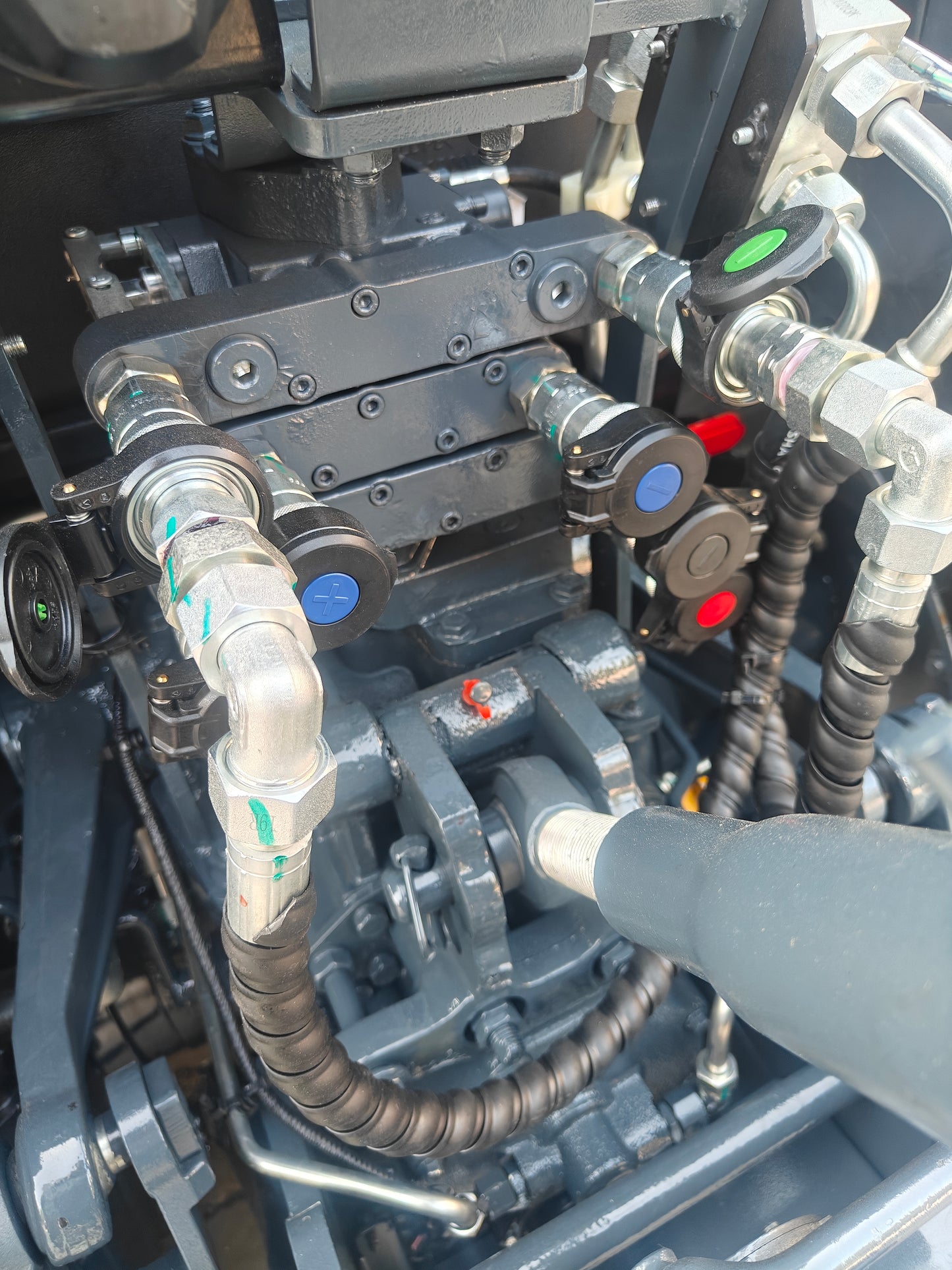 **SOLD**LOVOL 100hp F4100 CAB Cat. 4 **SOLD**