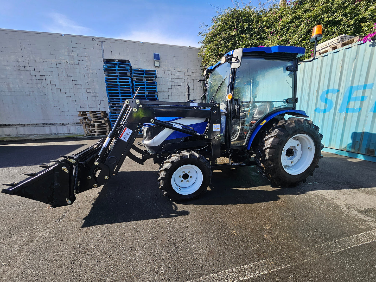 **SOLD**Used 2022 LOVOL 40hp TE404Cab A/C Tractor**SOLD**