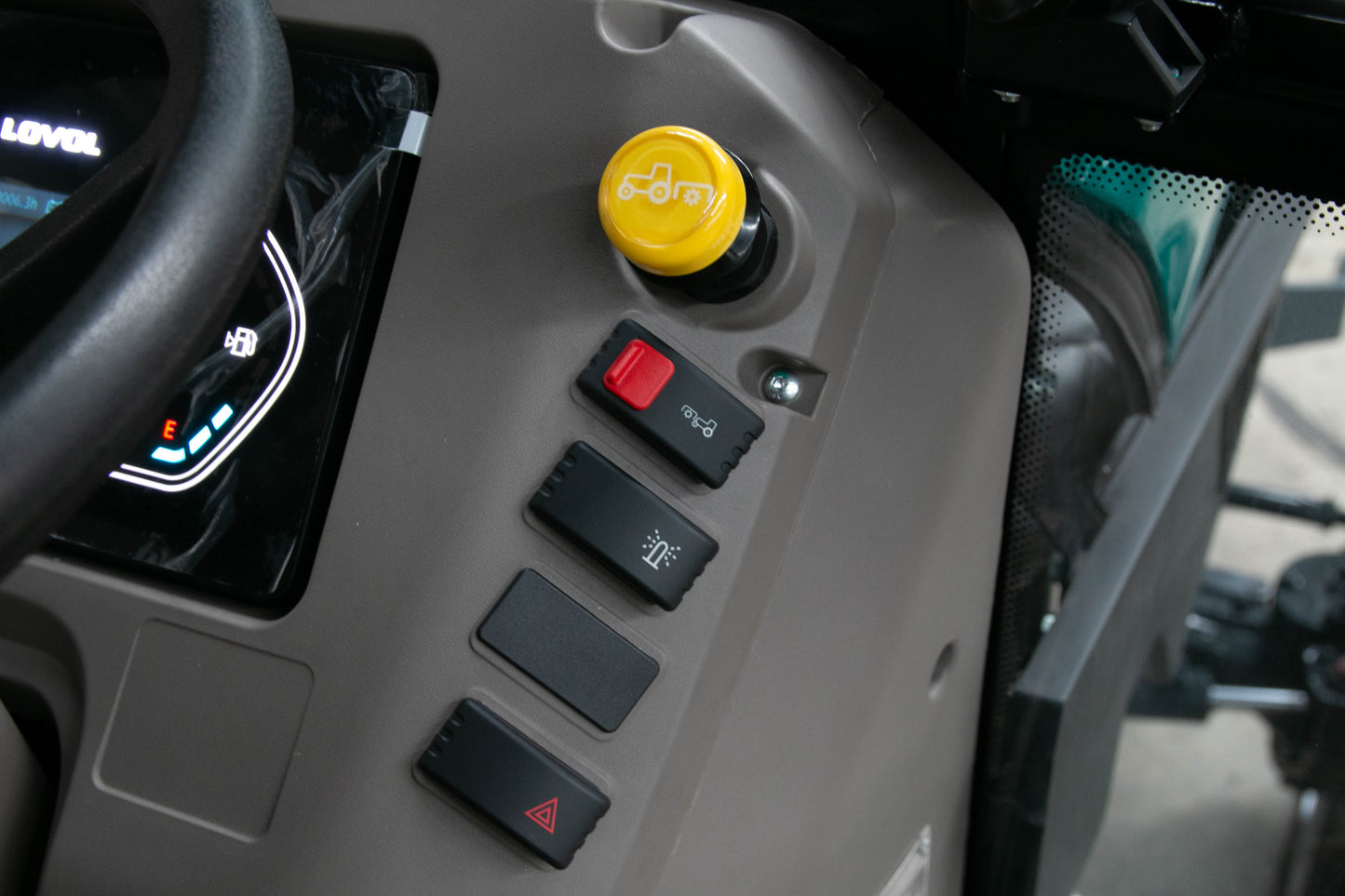 **Pre-order NOW**LOVOL 100hp F4100 CAB Cat. 4 **Pre-order NOW**